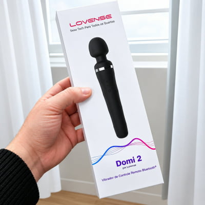 Lovense Domi 2 Mini Vibrador Varinha Mágica Controle por Aplicativo e Bluetooth Recarregável via USB Massageador em Silicone Silencioso Vibrações Fortes Orgasmos Intensos o Queridinho das Cam Girls