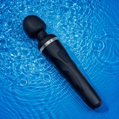 Lovense Domi 2 Mini Vibrador Varinha Mágica Controle por Aplicativo e Bluetooth Recarregável via USB Massageador em Silicone Silencioso Vibrações Fortes Orgasmos Intensos o Queridinho das Cam Girls