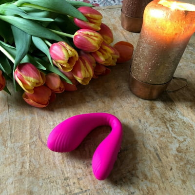 Lovense Dolce, Vibrador Duplo, Estimulador de Ponto G e Clitóris, Controle Remoto Por App Bluetooth, Carregamento Magnético, Silicone Macio, Para Camgirls, Compatível iOS, Android, Antigo Quake